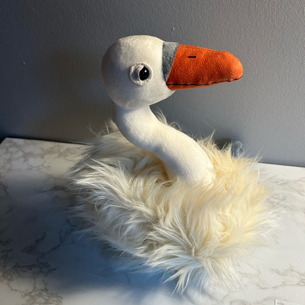 NWT Jellycat Evelyn Swan White Plush